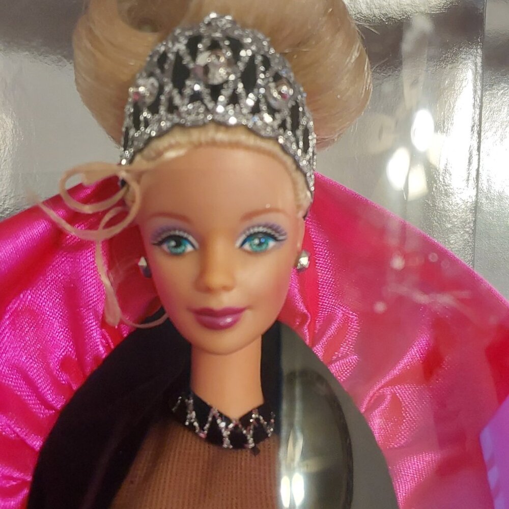1998 HAPPY HOLIDAYS BARBIE , NRFBOX GORGEOUS & RARE - Picture 15 of 16